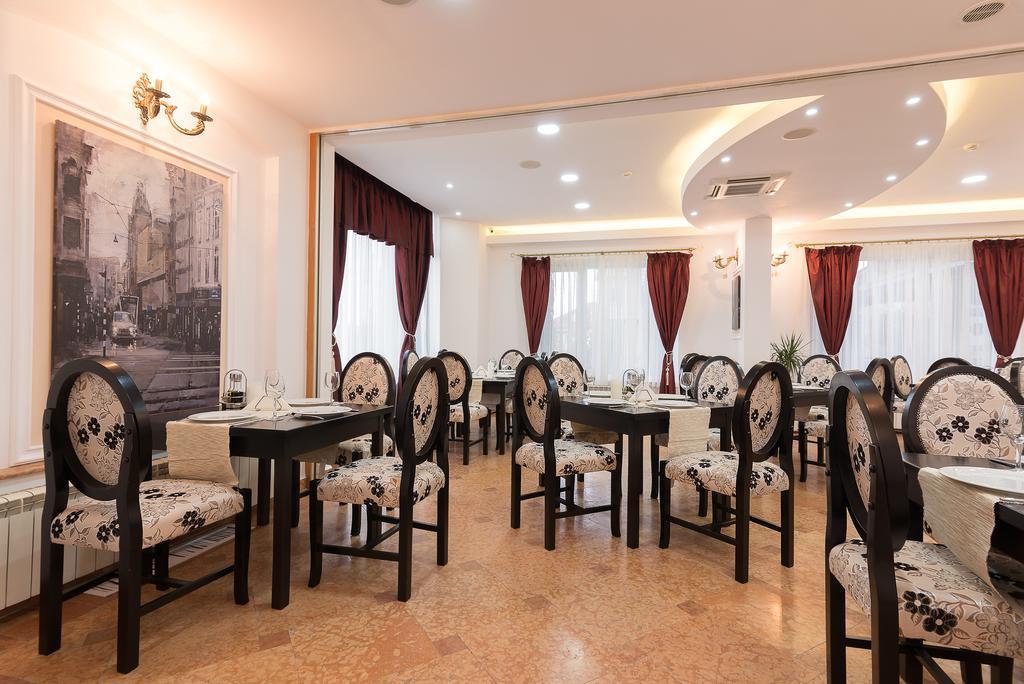 Hotel Athos R.M.T. Cluj-Napoca Exteriör bild